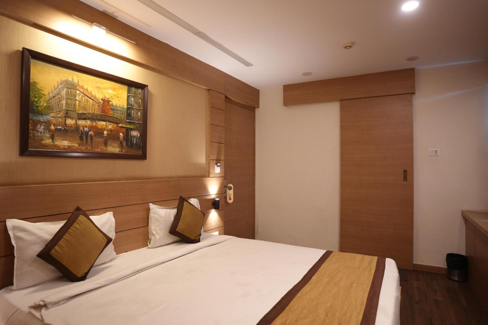 Hotel Silkhouse Premier Danapur Exteriér fotografie