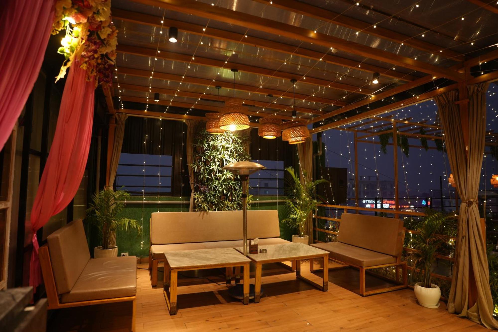 Hotel Silkhouse Premier Danapur Exteriér fotografie